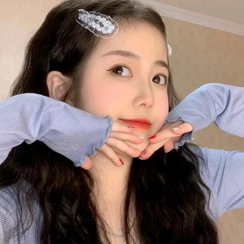 叶蓝桉.