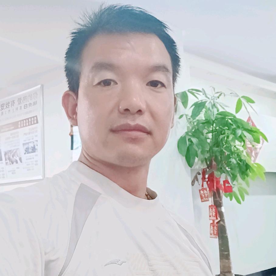 张总巜创亿装饰设计》