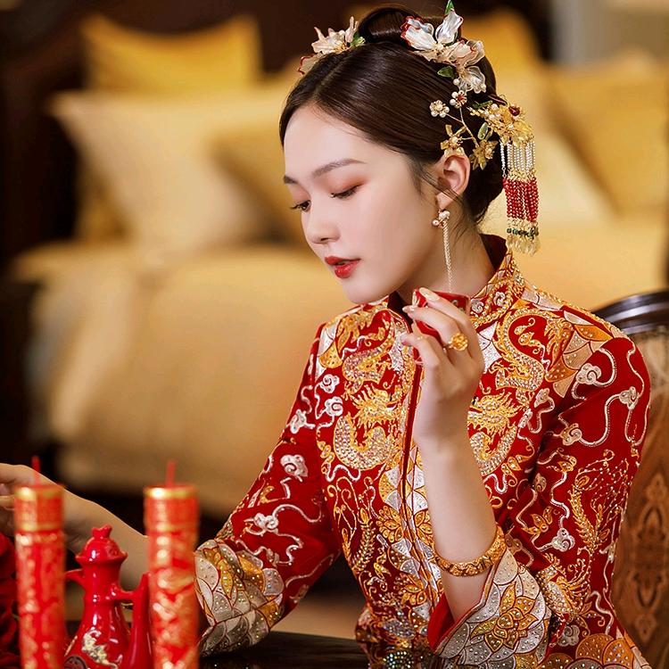 尚弦月新中式秀禾服