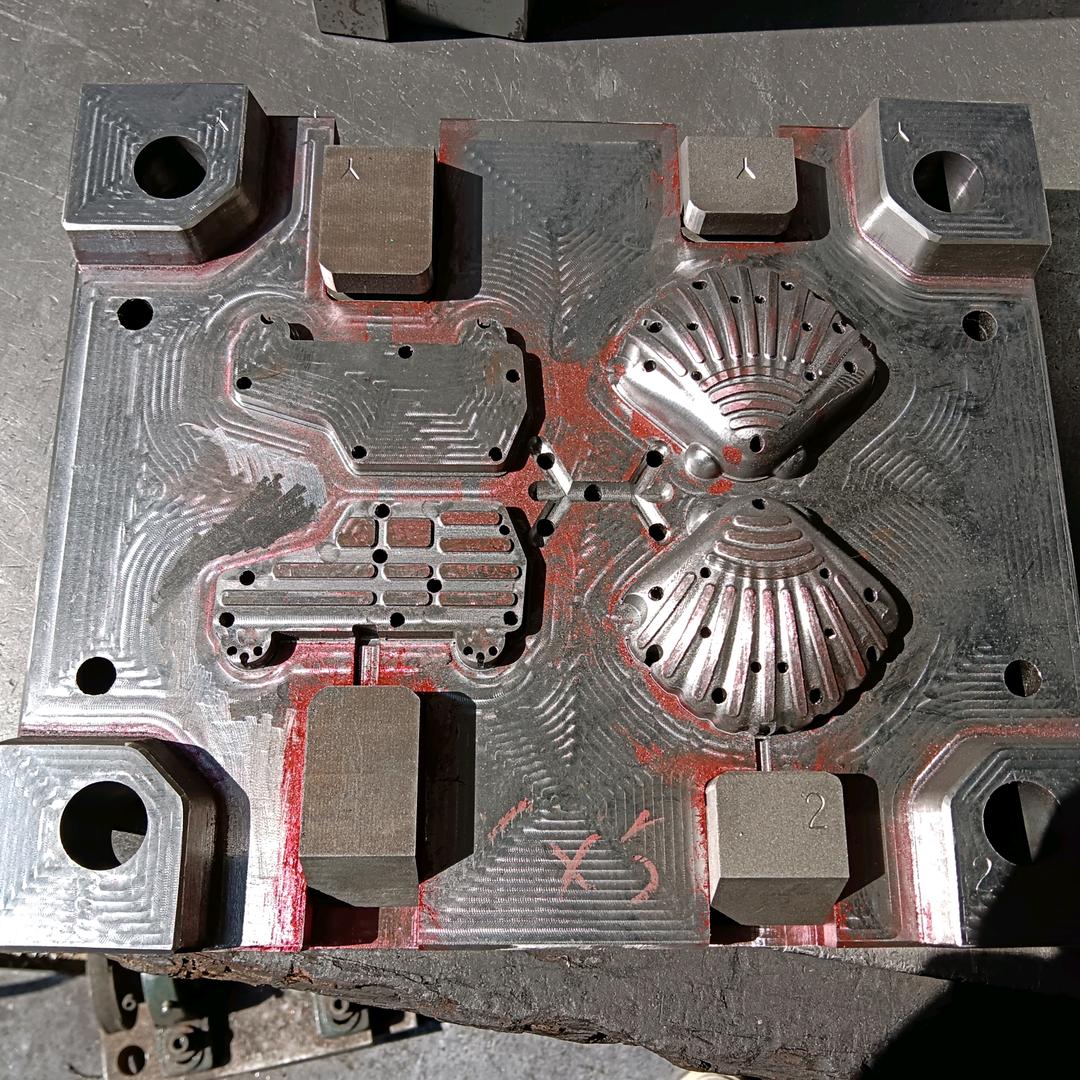 义乌市鸿恩模具制造