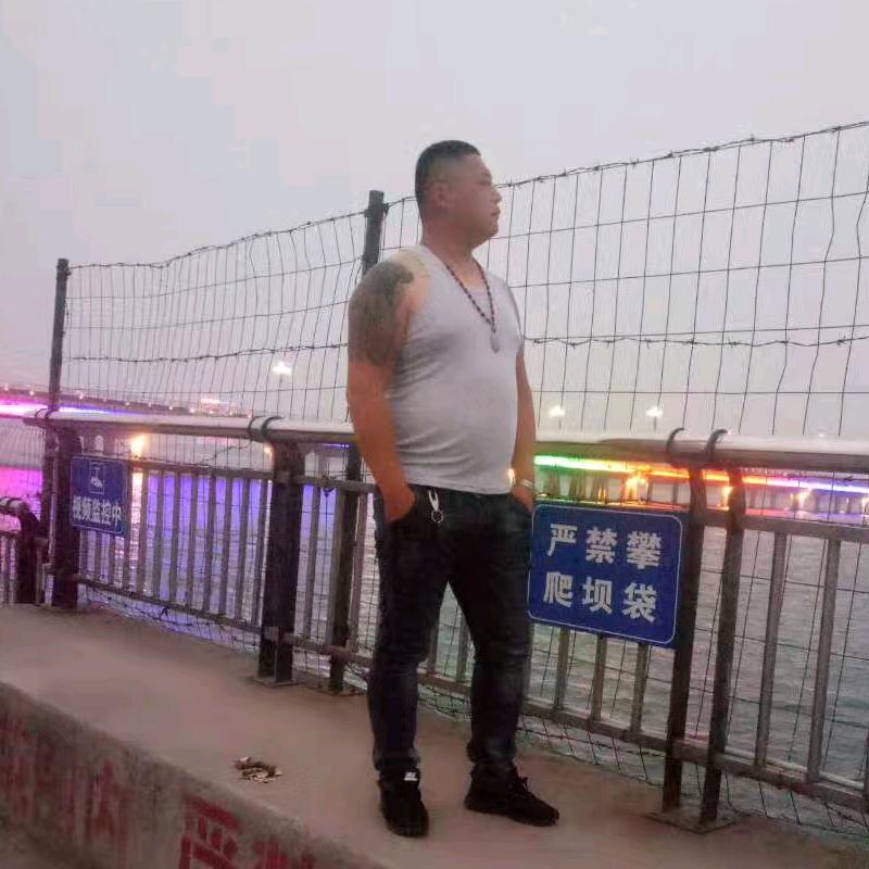 猛踹瘸子那条好腿！