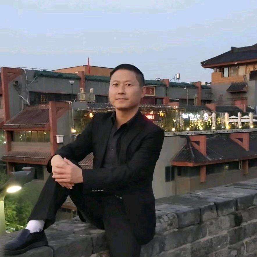 刘强（出租车广告、电梯框架及视频机广告