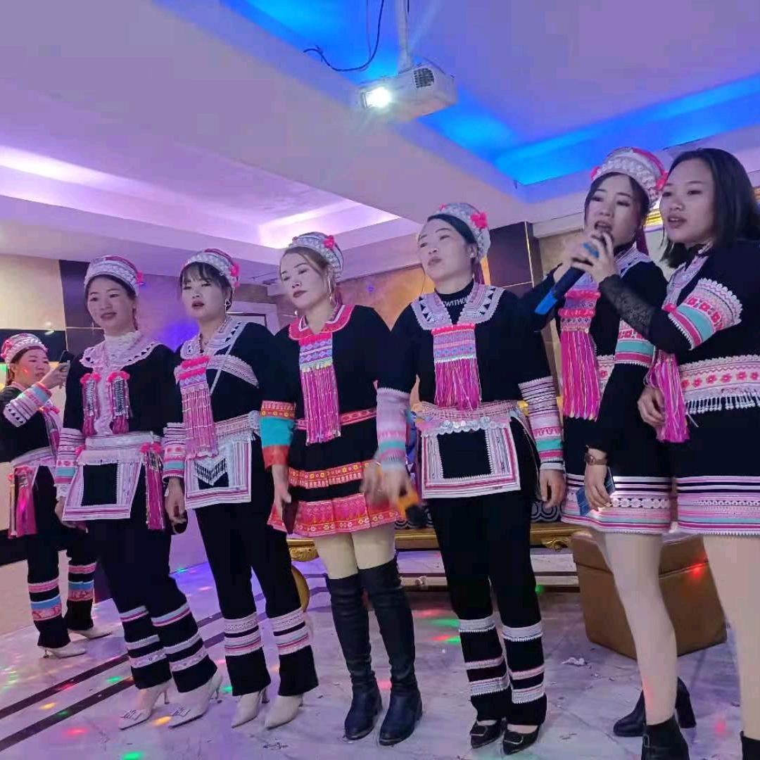 西林瑶族服装dygyxbtp3mw8