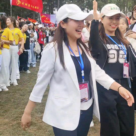 黔西美美  爱曳舞