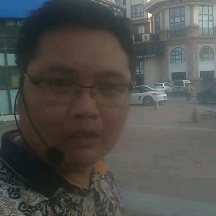 含着眼泪笑最痛