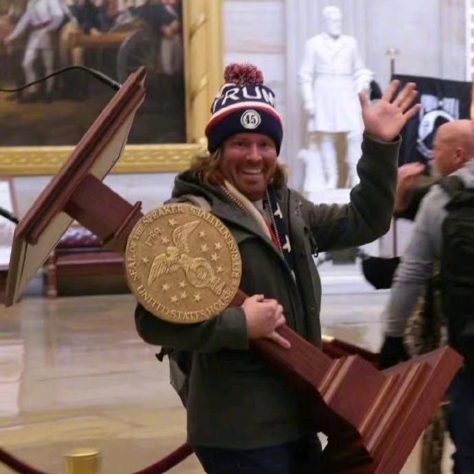 给榜一大哥点点举报