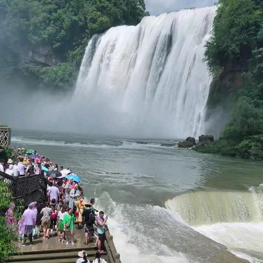 聆听雨声…