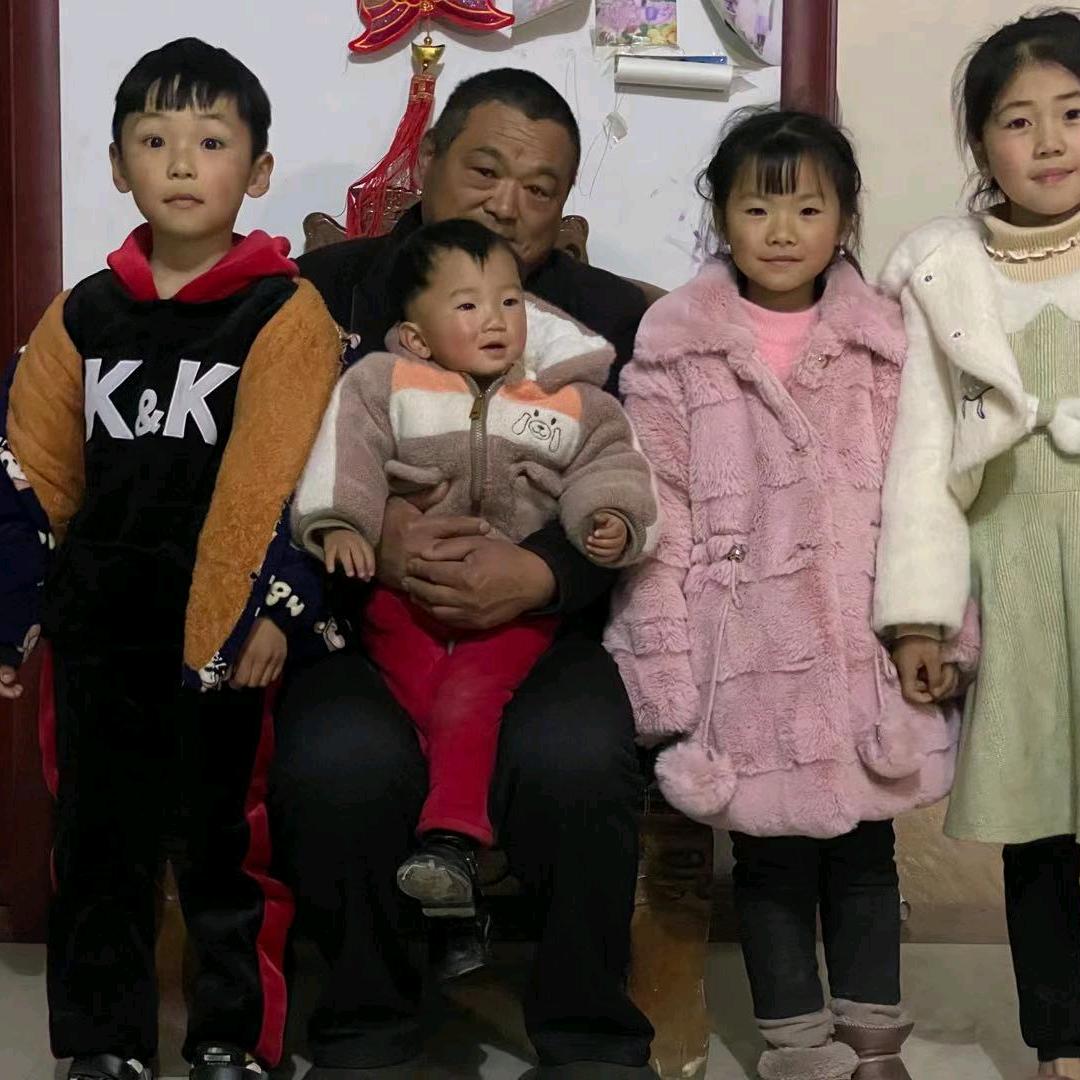 六个宝宝的爷爷