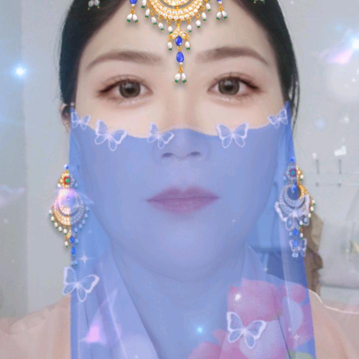 爱唱戏的董姐