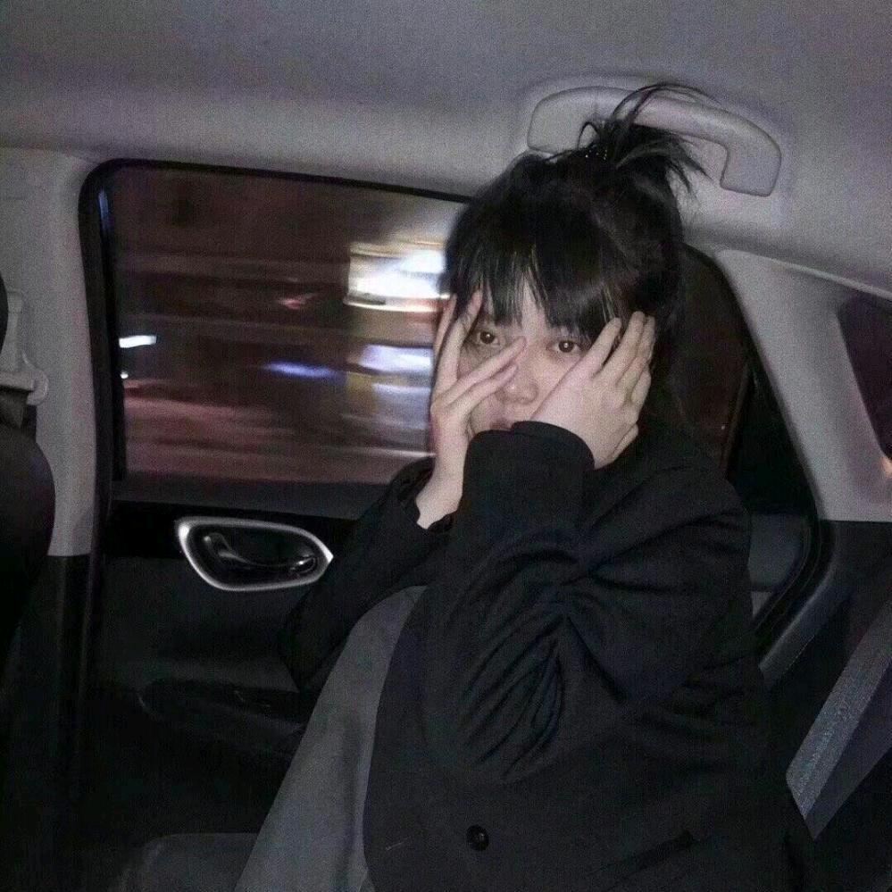 ε