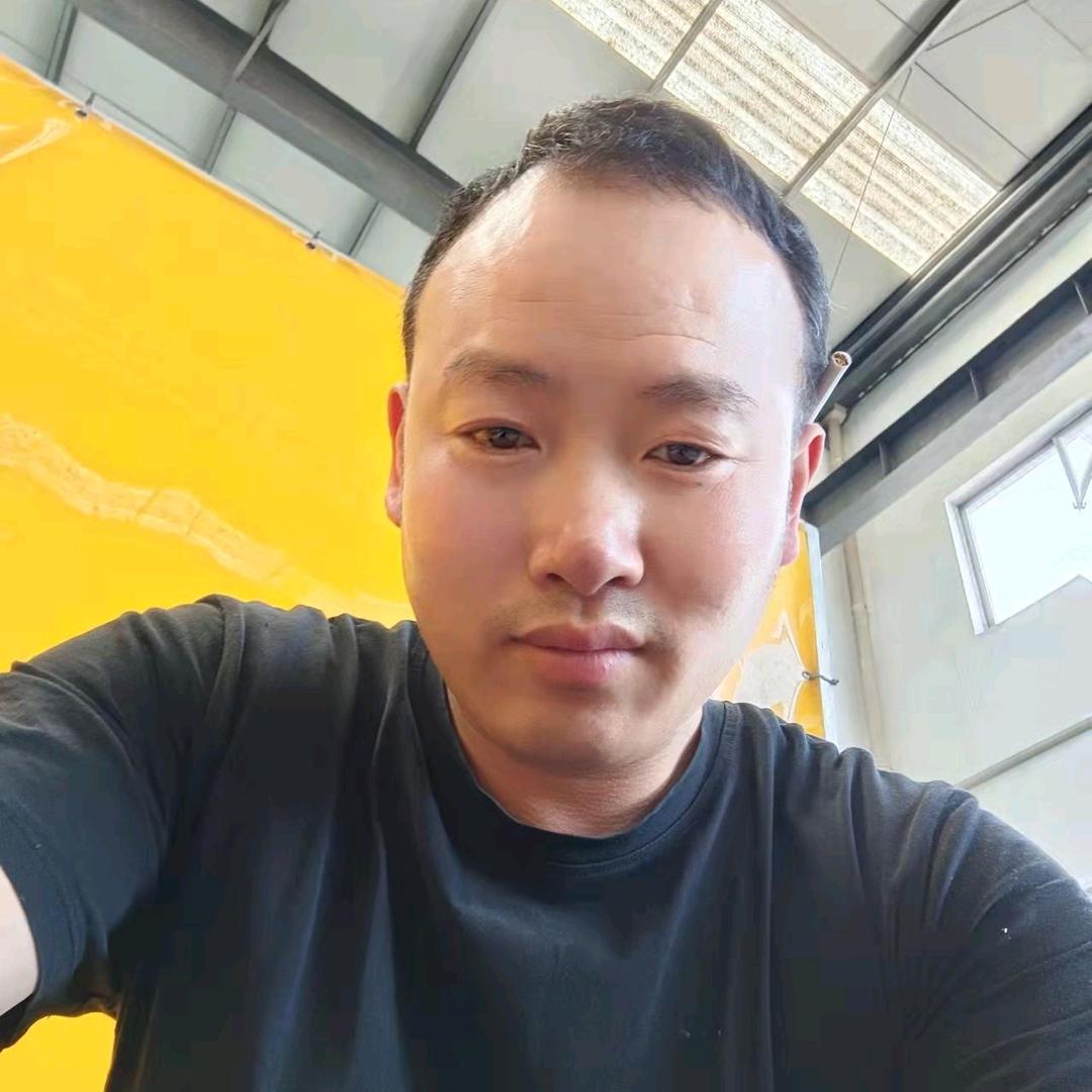 活在自己的世界里