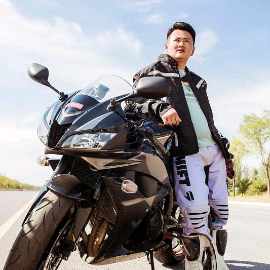 拉萨卡乐驰汽车（小任）
