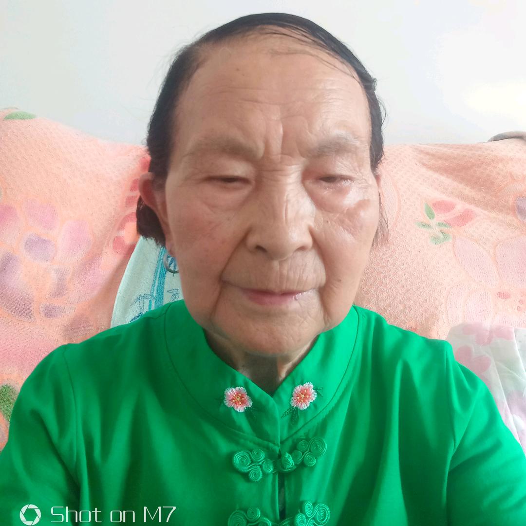 梁奶奶85岁