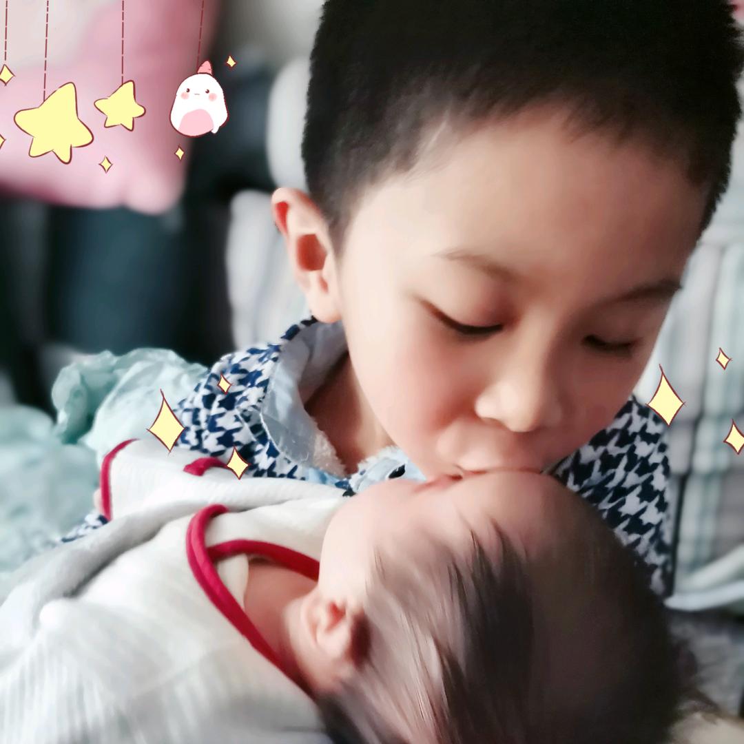 李家兄妹在深圳