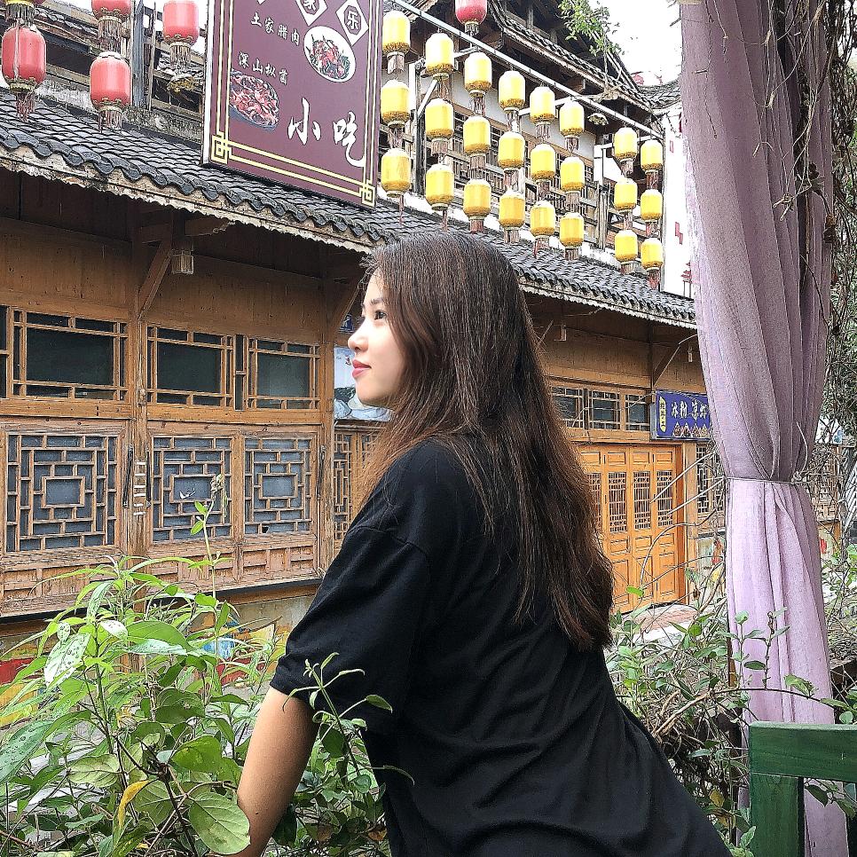卖酱酒的🍃何菇凉