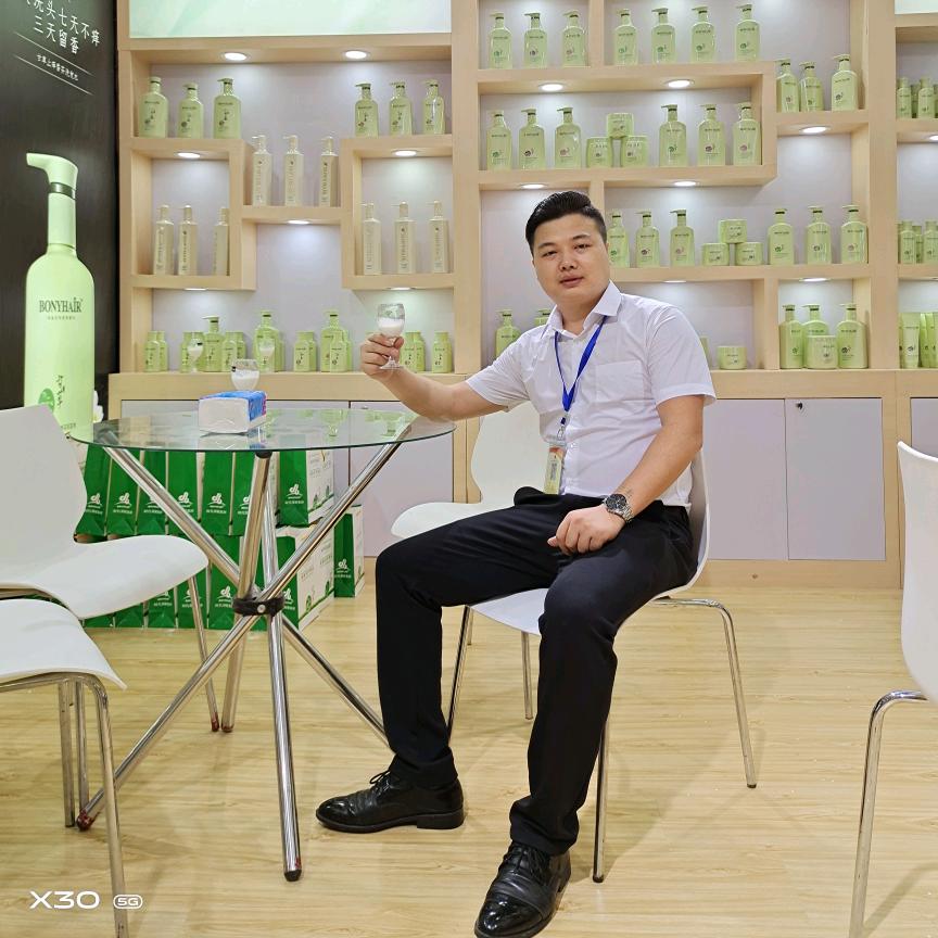 广东时代邦妮化妆品集团  ༺Mr.肖༻