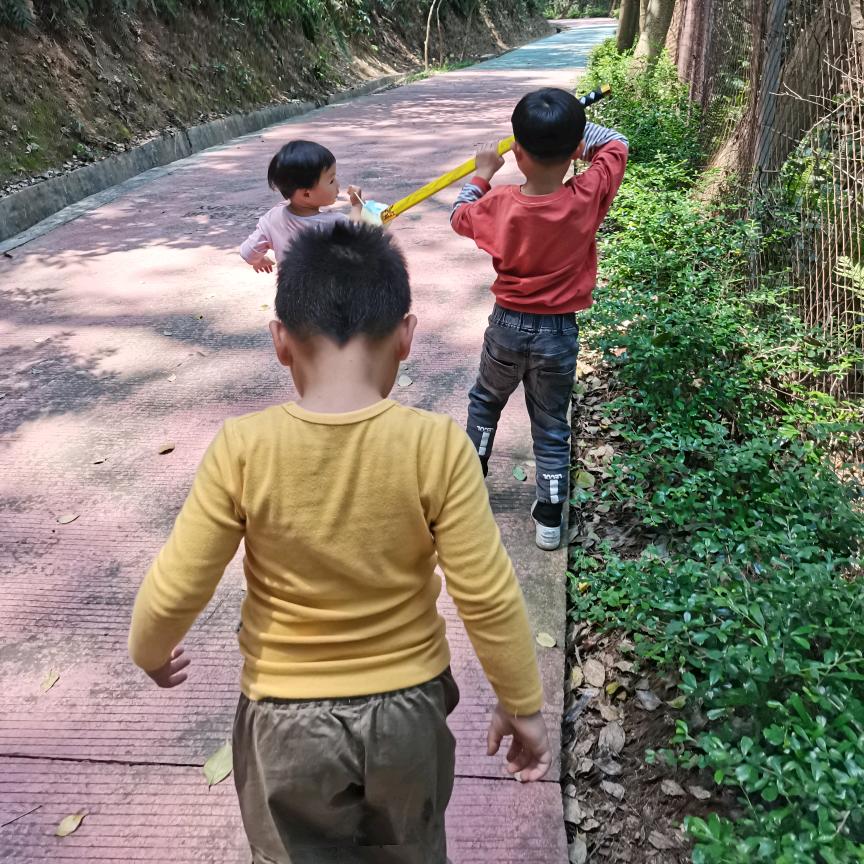 仍然