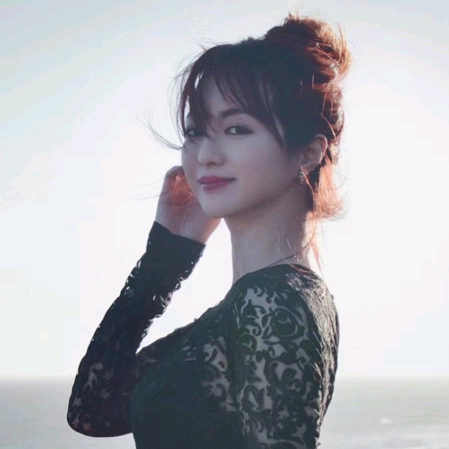 主持人李蜜