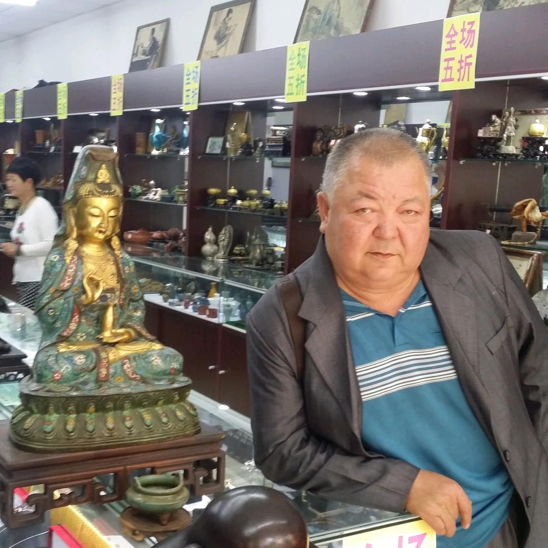 艾合买提古物店铺