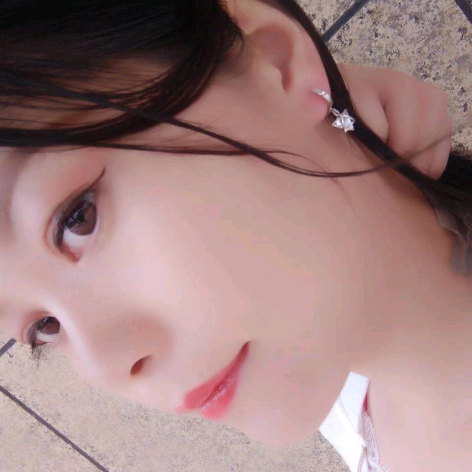 阳光下的姐姐