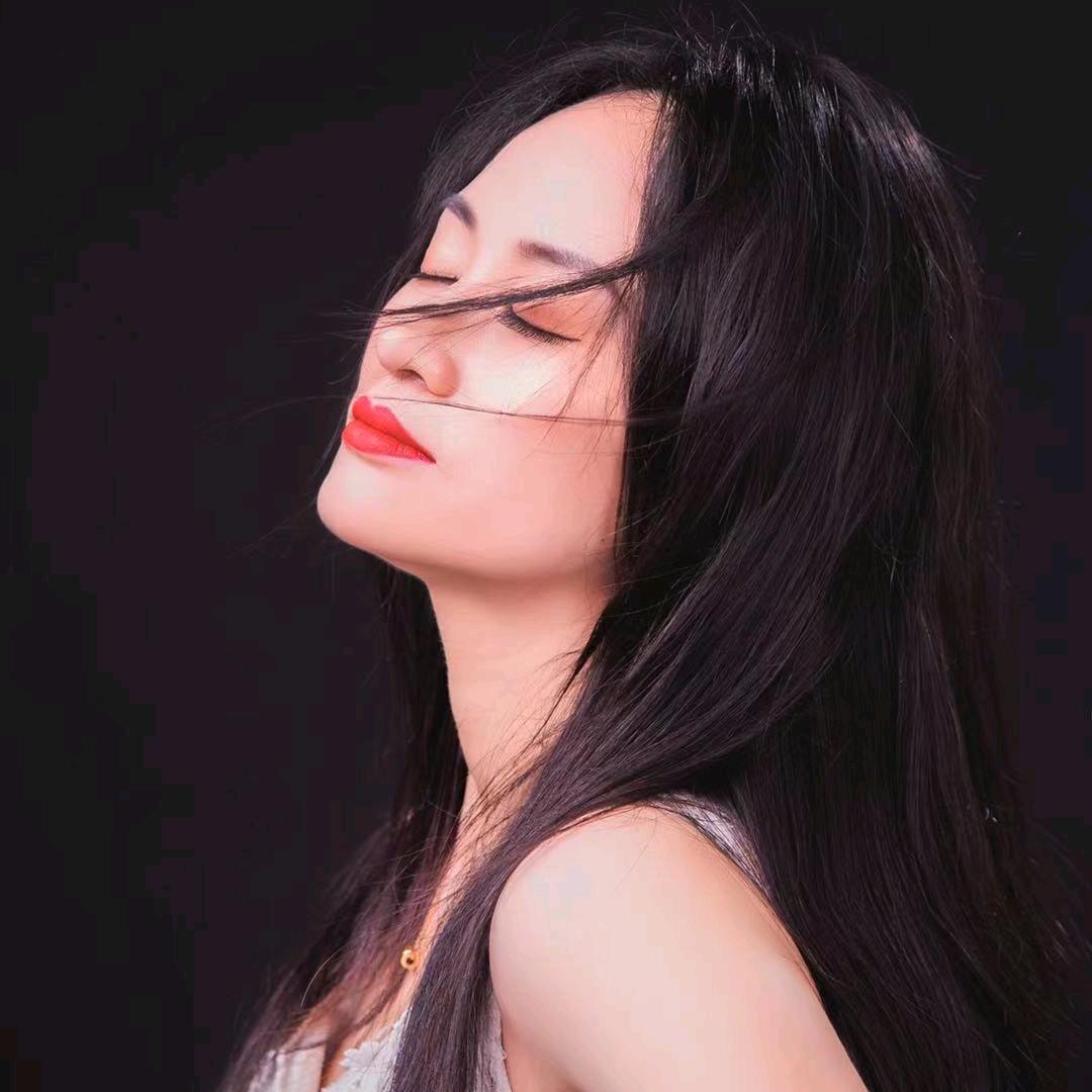 黑色牡丹
