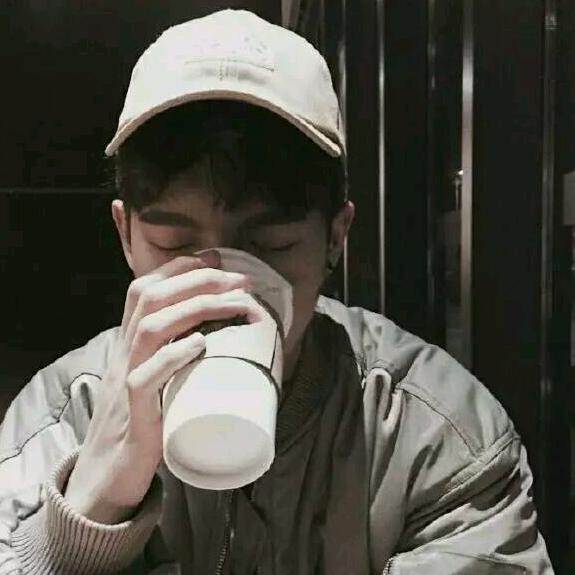 爱听故事的男娃