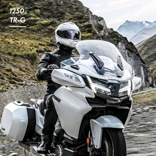 一只小白摩托佬