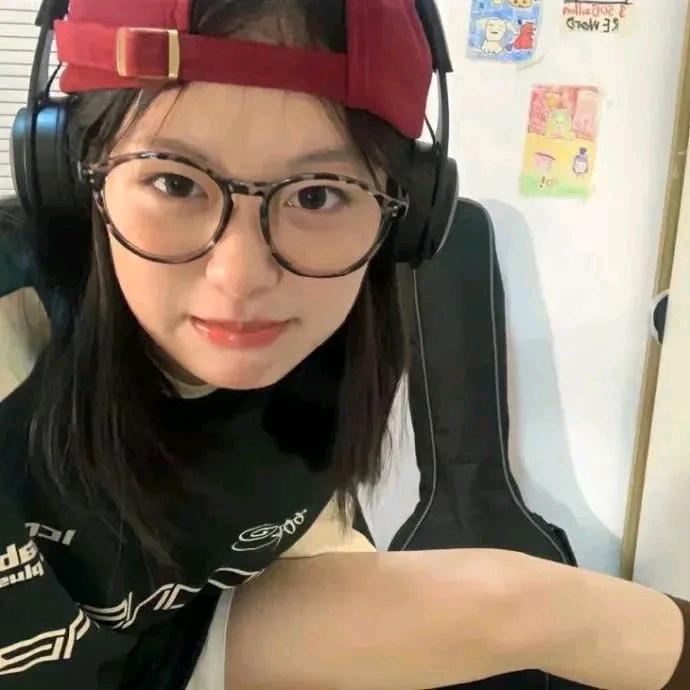 螃蟹爱吃小笼包