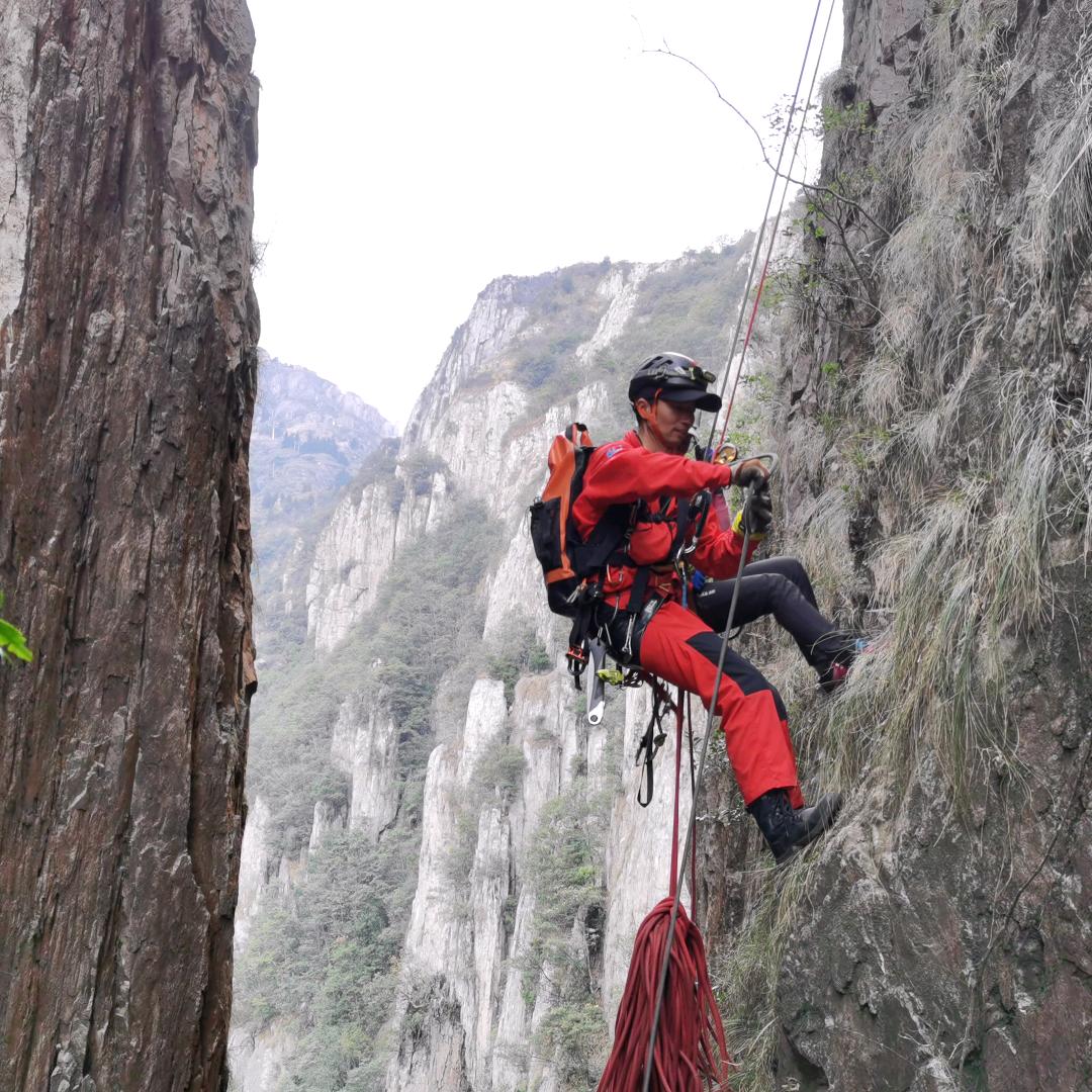 峡骨晓月-百利缘门窗