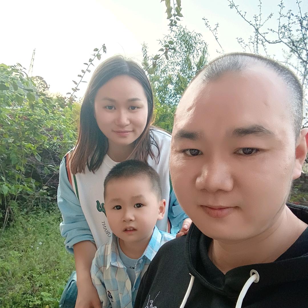东锅和霞妹儿