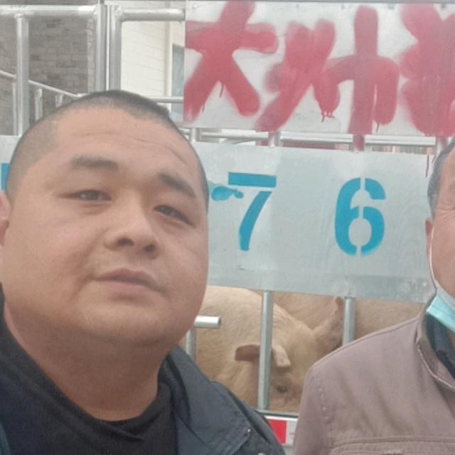 卖新鲜猪肉的大哥