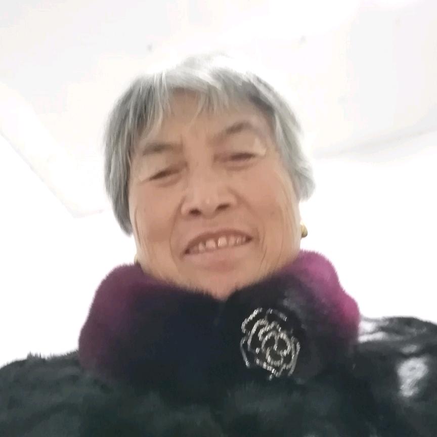 爱听唱的奶奶！