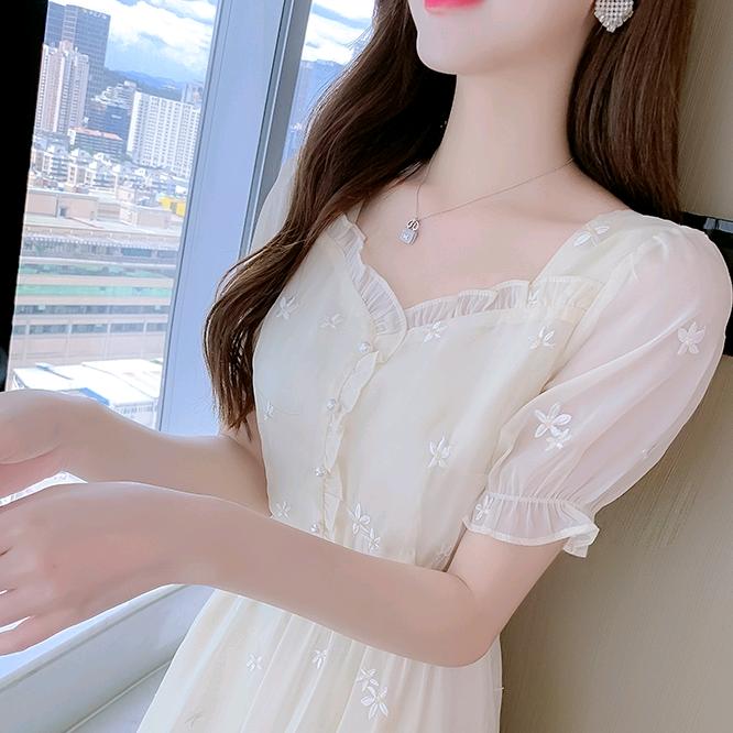 婷晚服饰