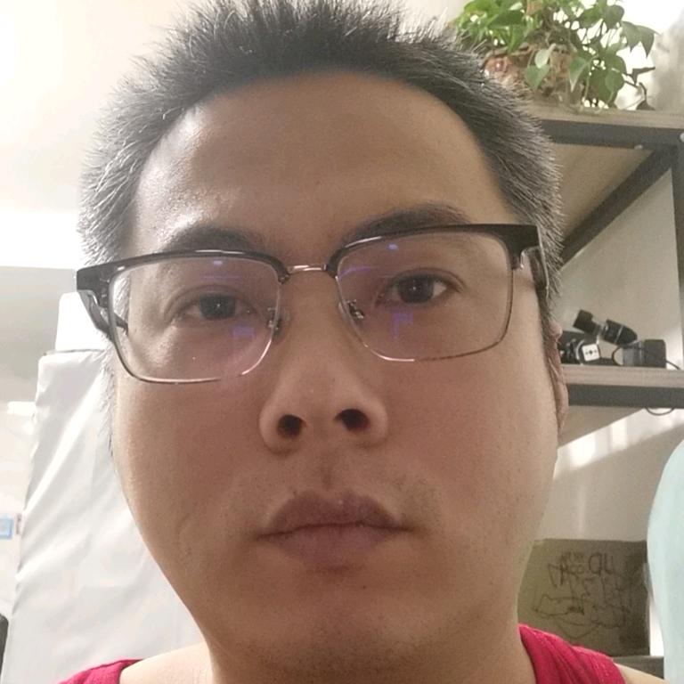 楚虞玩电脑