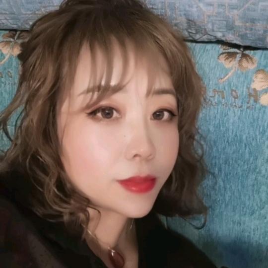 中卫市艺鉴炫发型工作室