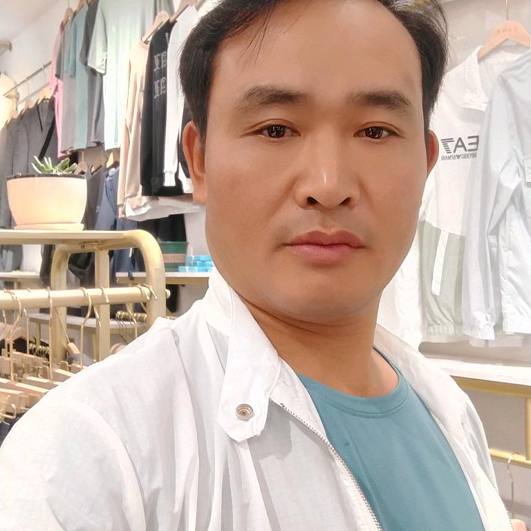 蓝天飞翔