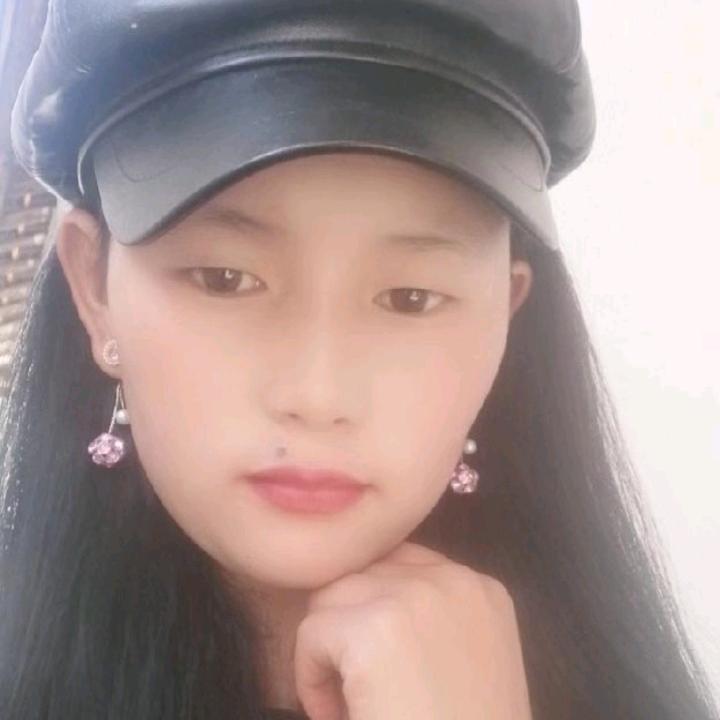 彝族姑娘