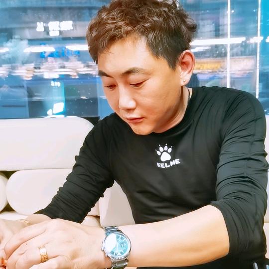 80后殡葬人-刘逢春