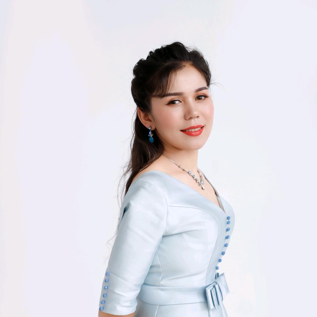 艾丽菲妈妈