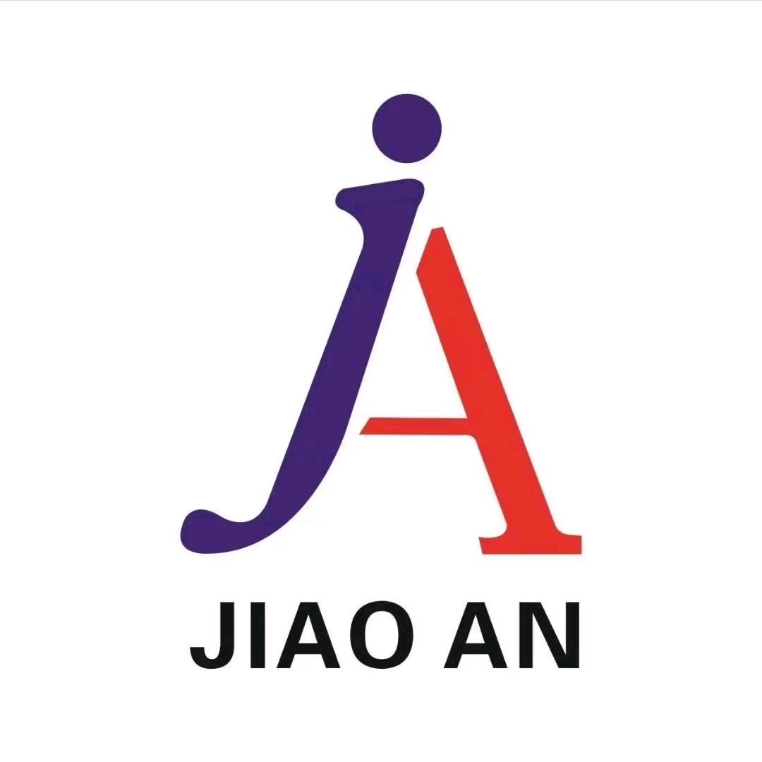 拉萨交安驾校摩托车总教练多吉旺扎