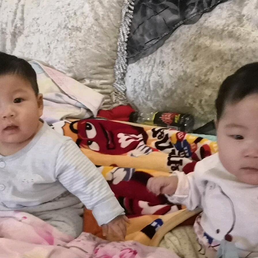 、.