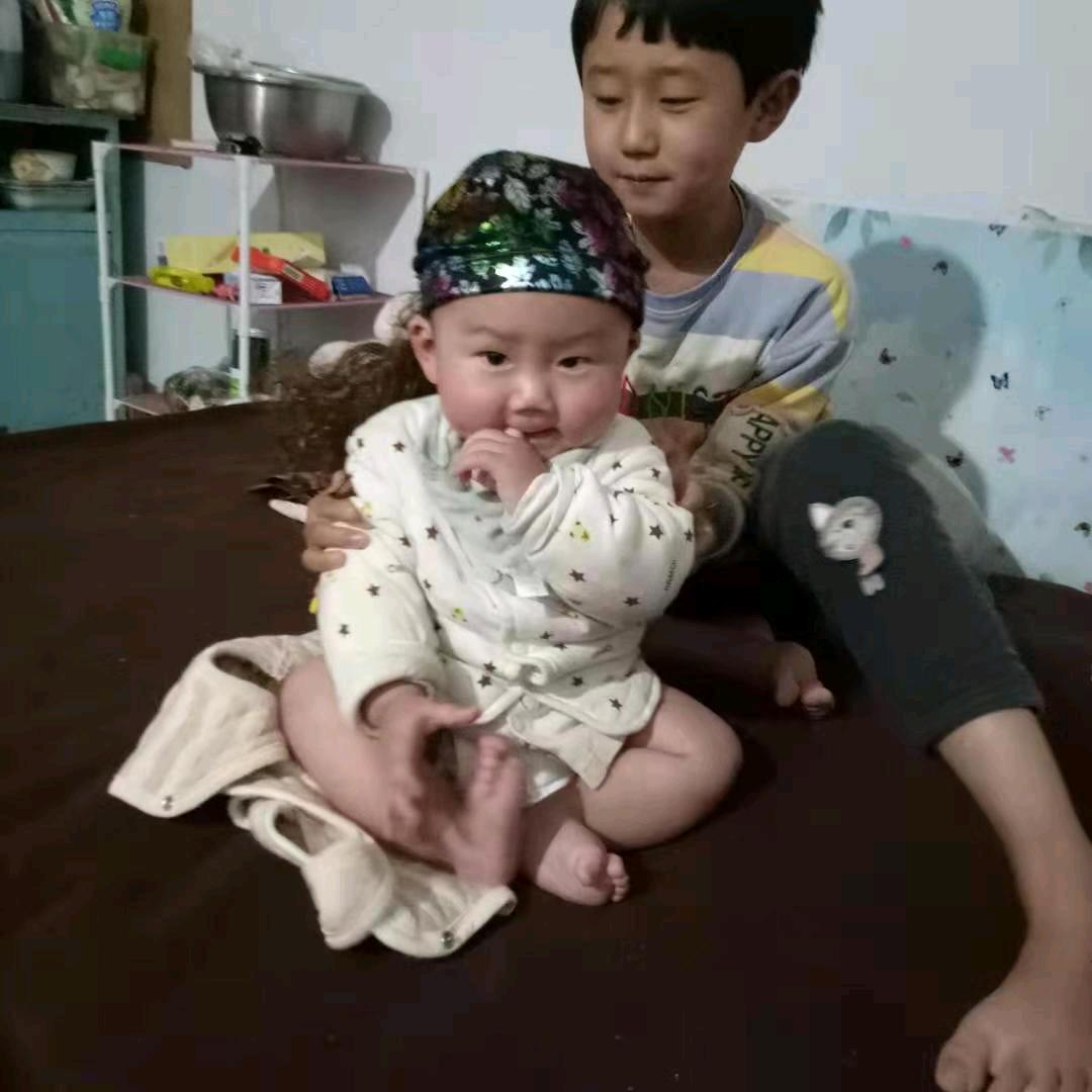 遛娃的老爸