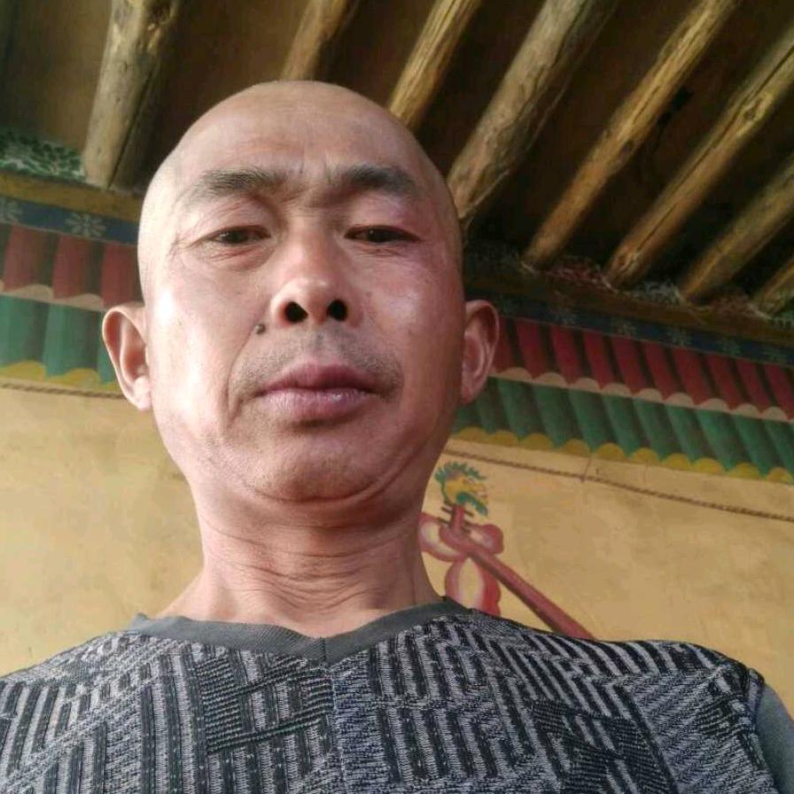 黄维武