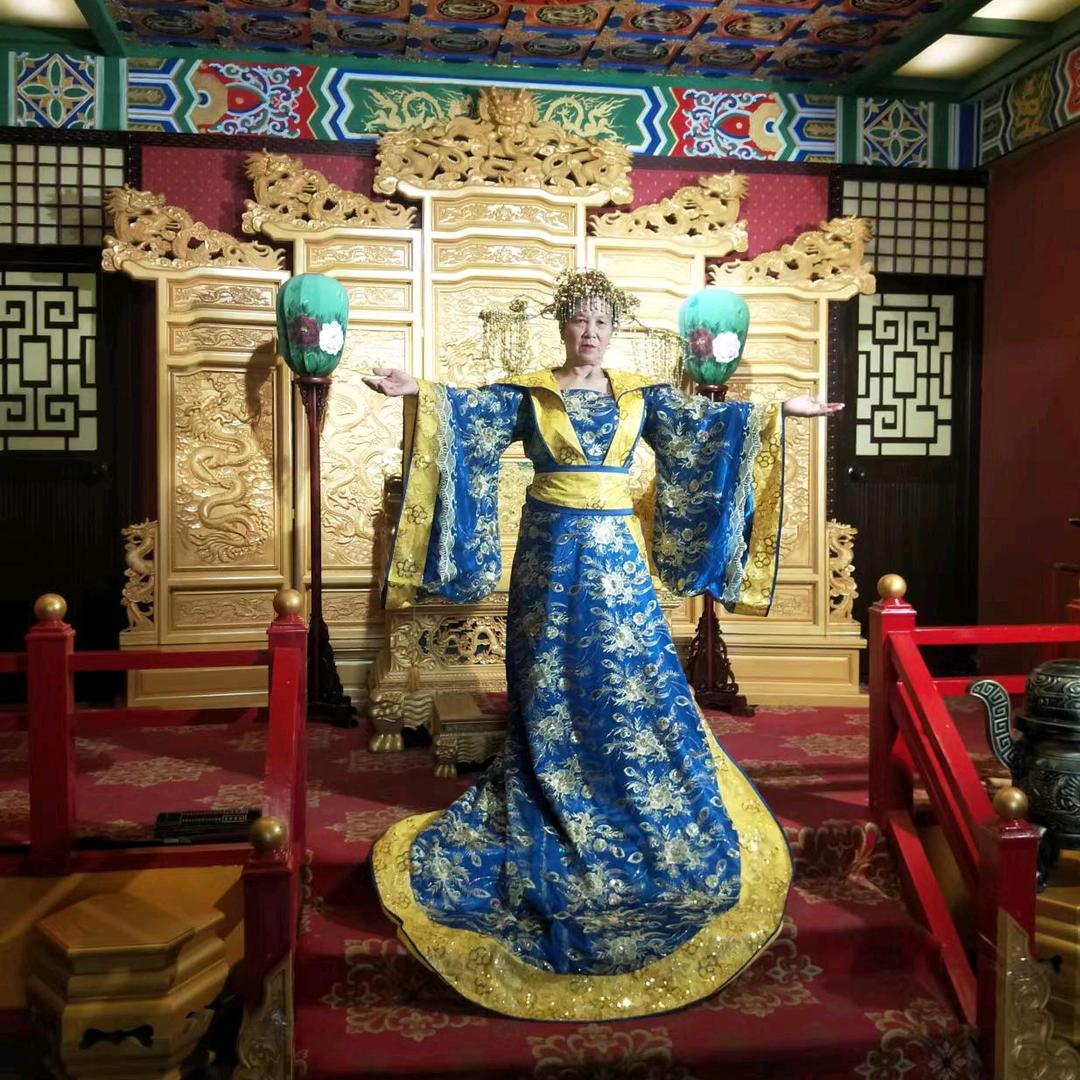 可爱的婆婆