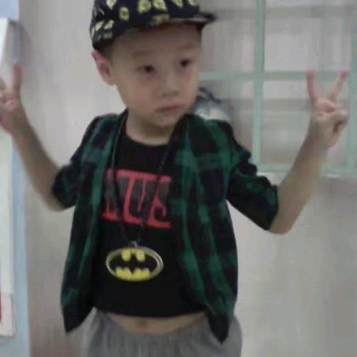 云南晶鑫玻璃小卿