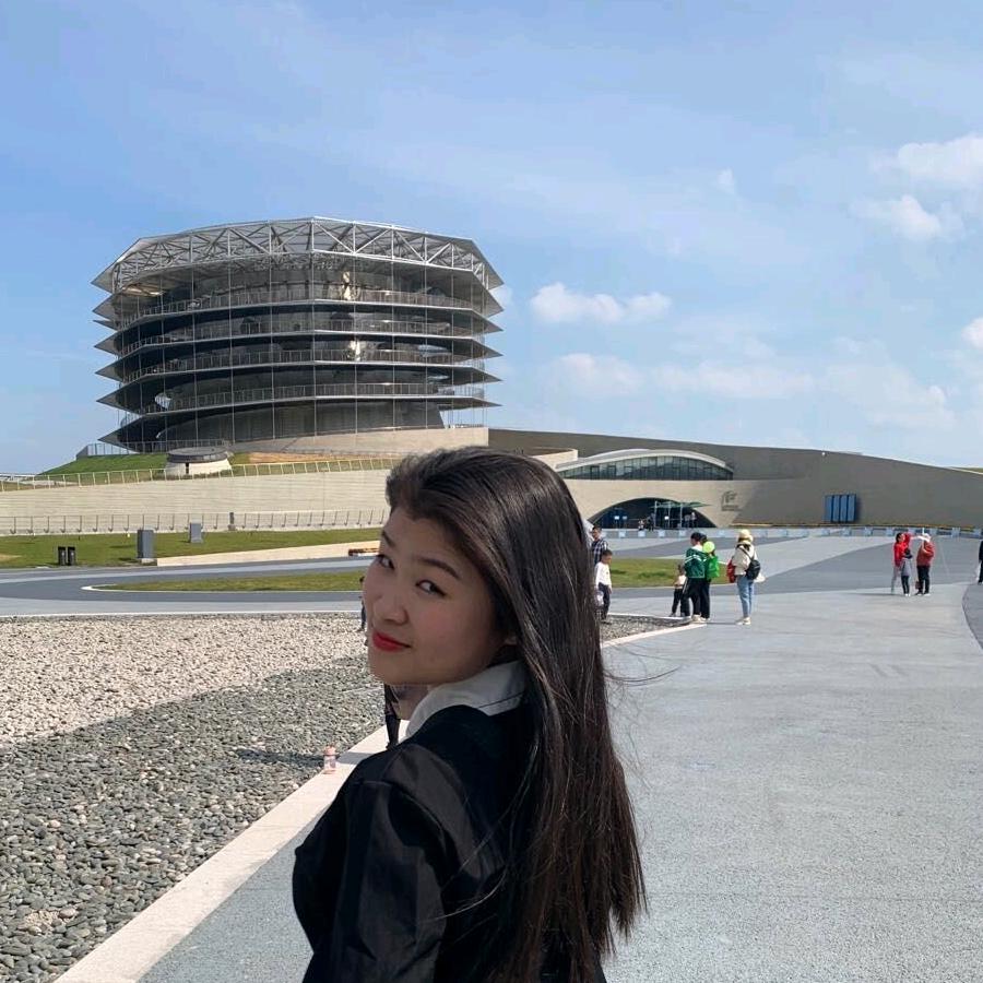 枝头渐绿，我却依旧。