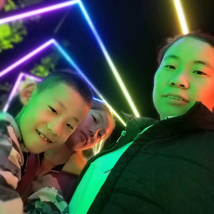 滑过嘴角的泪