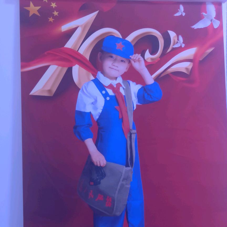 爱跳舞的 小莹莹