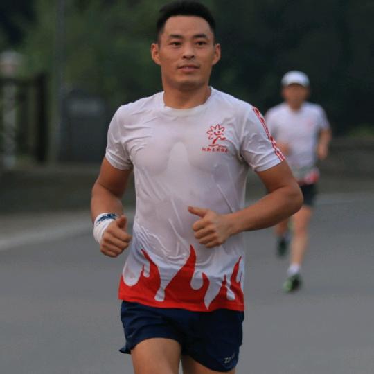 爱奔跑的小马哥