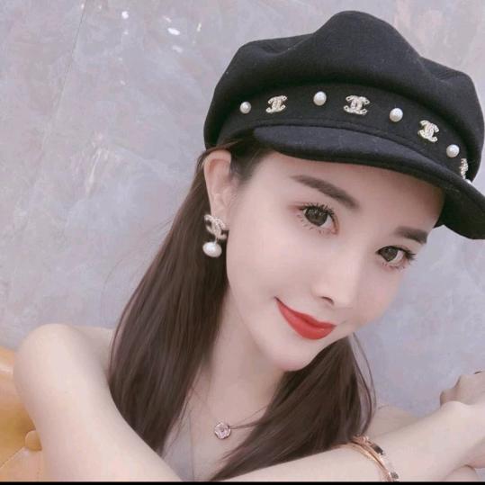 华夫人服装